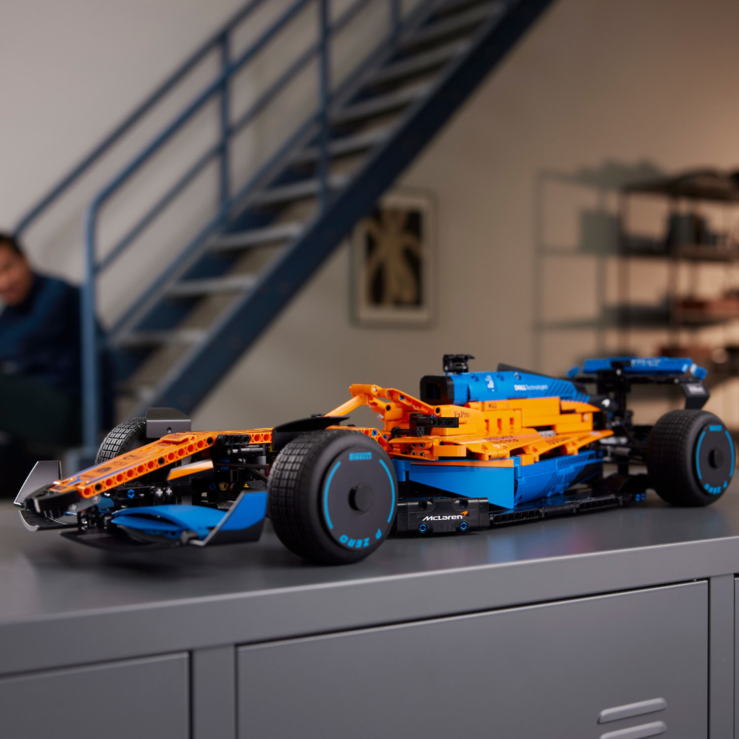 LEGO Technic La voiture de course McLaren Formula 1 42141 Ensemble de  construction de modèle (1 432 pièces). 