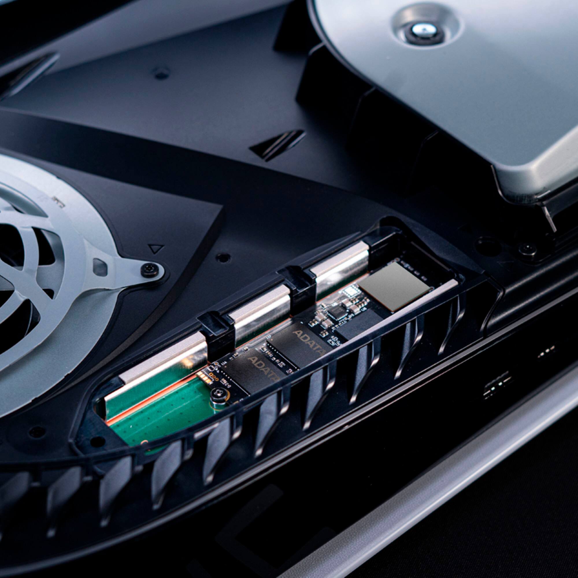 Alt View 18. ADATA - XPG GAMMIX S70 Blade 1TB Internal SSD PCIe Gen 4 x4 with Heatsink for PS5 - Multi.