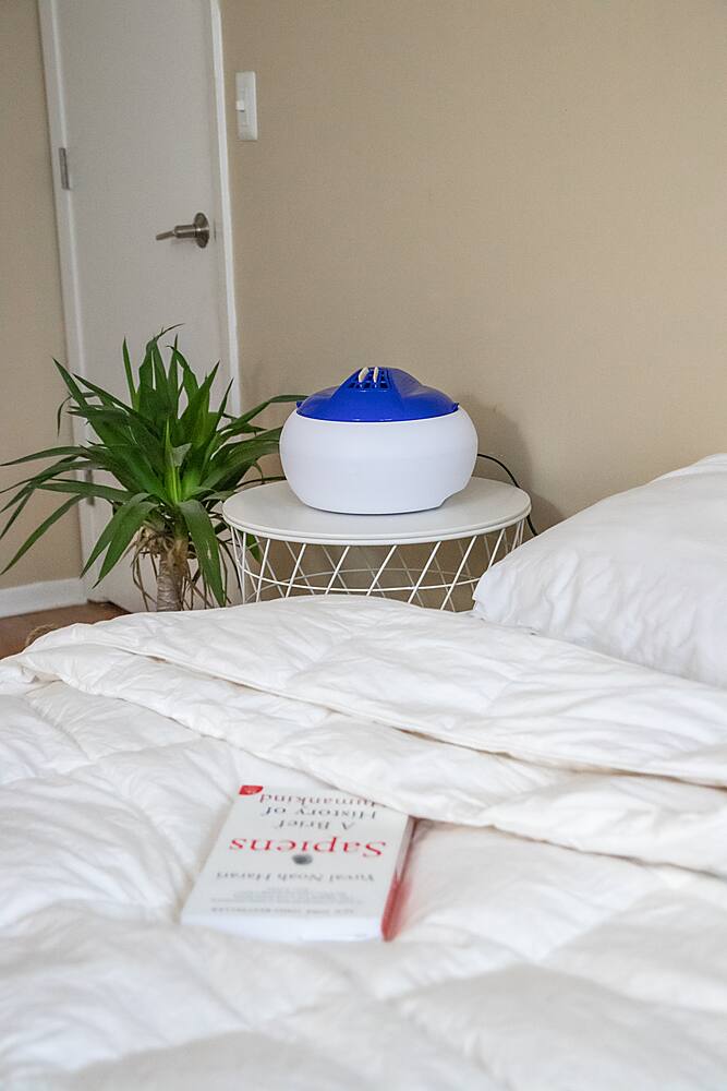 Left. CRANE - 1 Gal. Steam Vaporizer Humidifier - Blue/White.