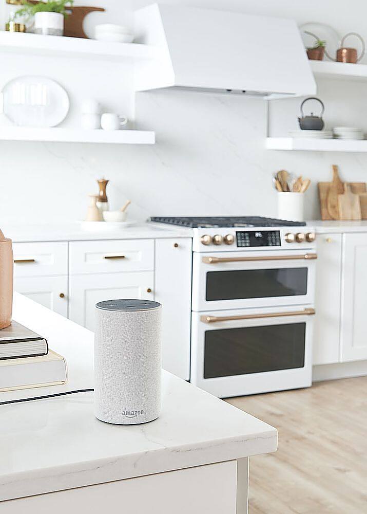 Alt View 15. Café - 6.7 Cu. Ft. Slide-In Double Oven Gas True Convection Range with Built-In WiFi, Customizable - Matte White.