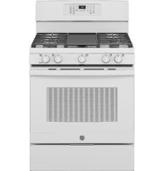 GE - 5.0 Cu. Ft. Freestanding Gas Convection Range with Self-Steam Cleaning and No-Preheat Air Fry - White on White - Front_Zoom