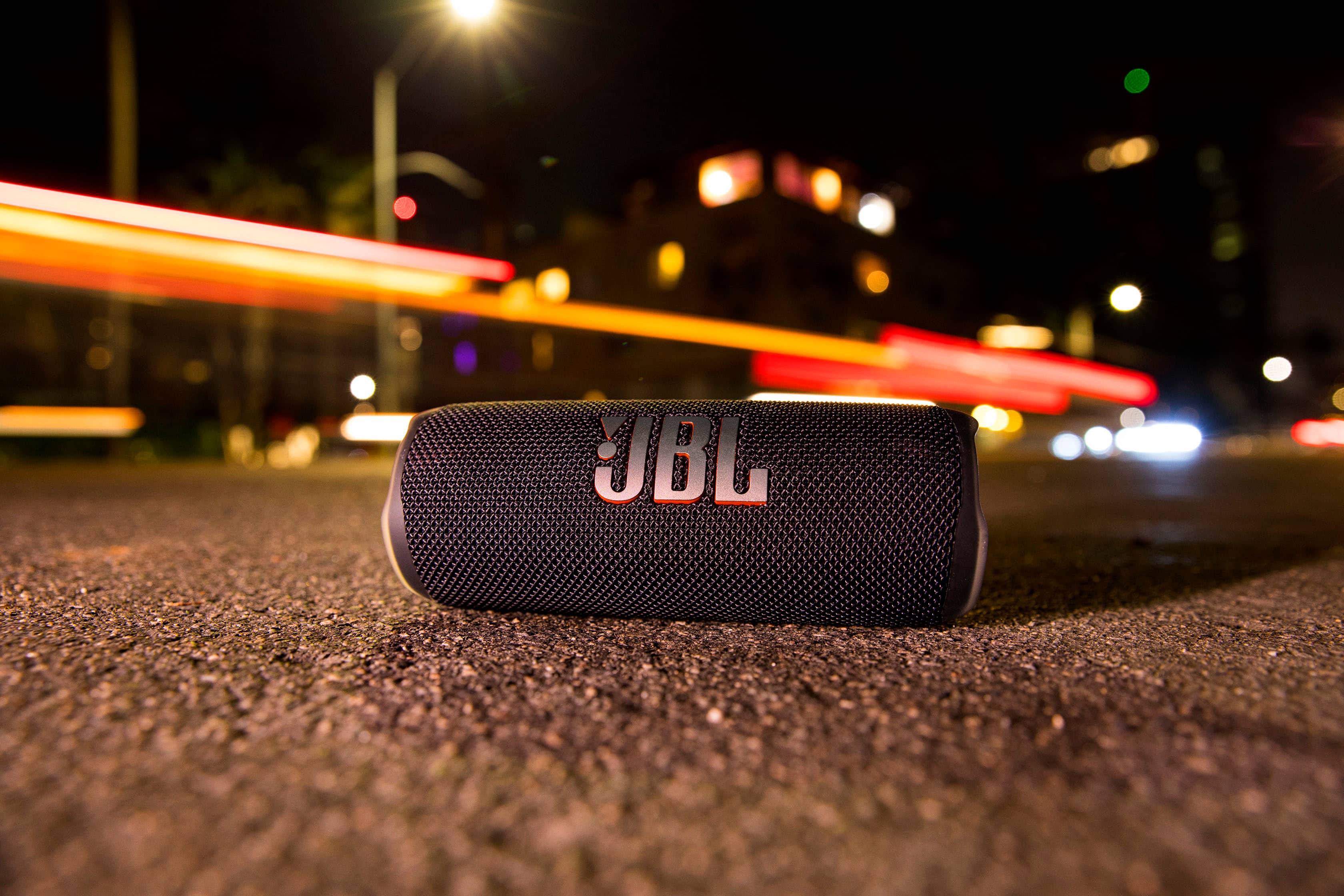 Alt View 15. JBL - FLIP6 Portable Waterproof Speaker - Black.