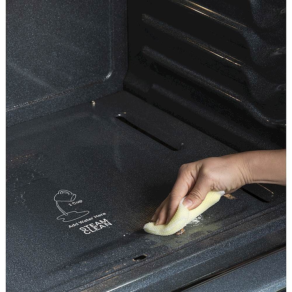 Alt View 1. GE - 5.0 Cu. Ft. Freestanding Gas Range - Black.