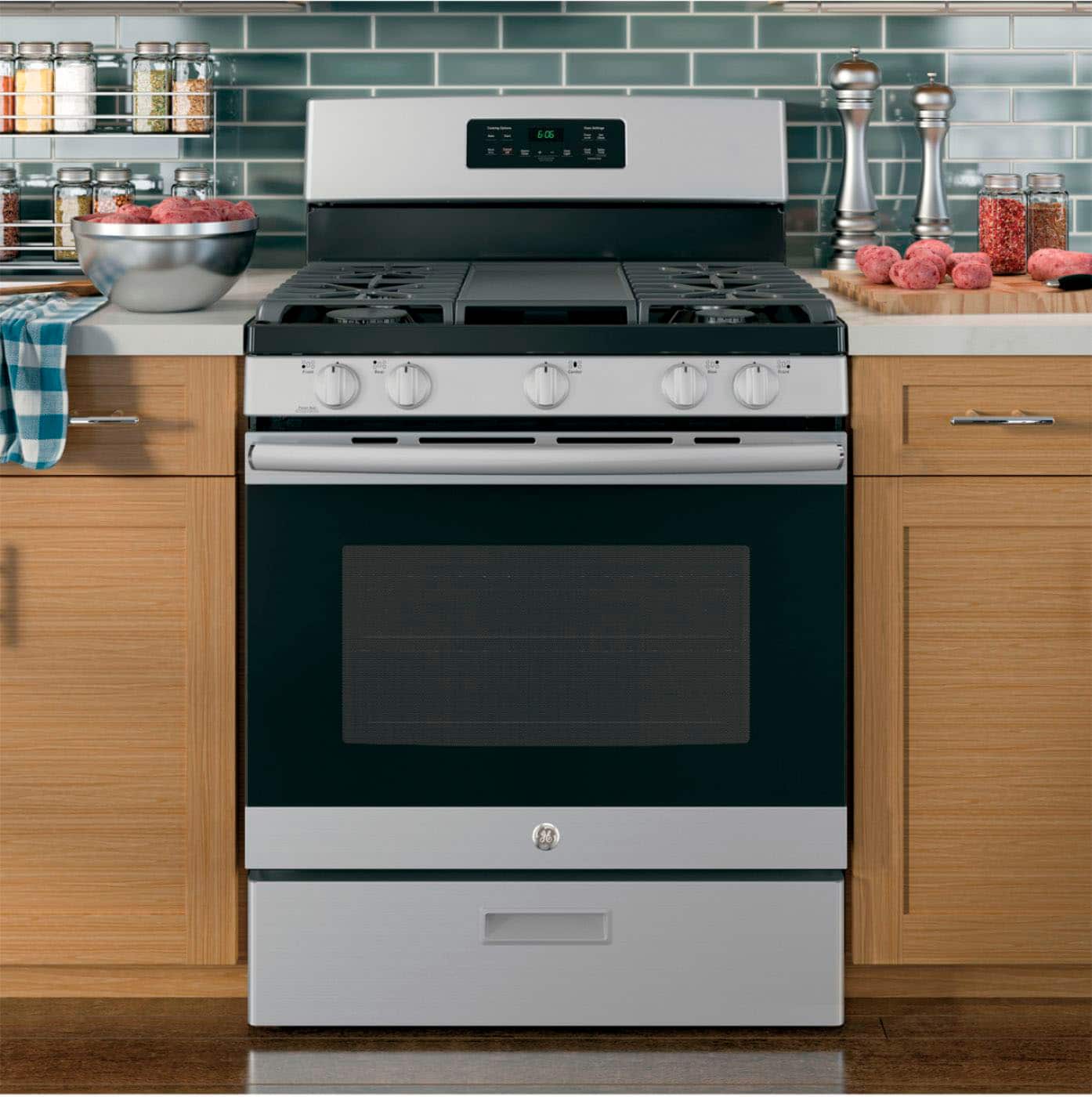 Alt View 19. GE - 5.0 Cu. Ft. Freestanding Gas Range - Stainless steel.