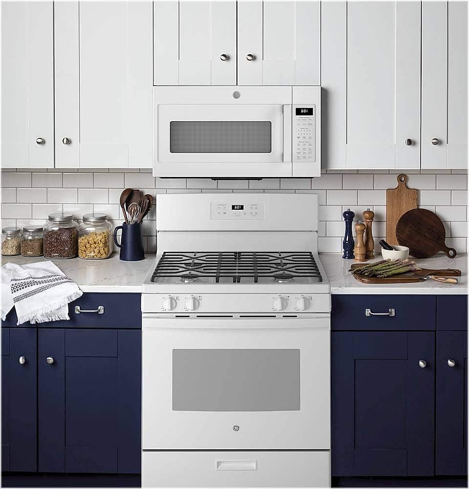 Alt View 13. GE - 4.8 Cu. Ft. Freestanding Gas Range - White.