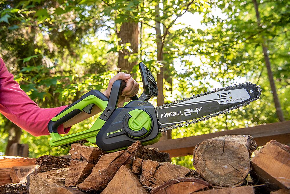Alt View 23. Greenworks - 12 in. 24-Volt Cordless Brushless Chainsaw (4Ah USB Battery and Charger Included) - Green.