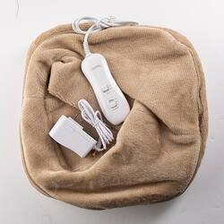 NuvoMed Heating and Vibrating Foot Massager Brown NFMV-4/0715 - Best Buy NuvoMed Heating and Vibrating Foot Massager Brown NFMV-4/0715 - Best Buy