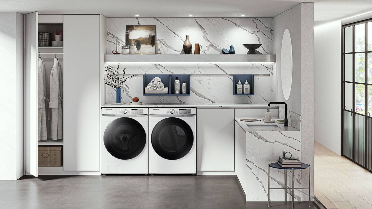 Alt View 24. Samsung - 7.5 Cu. Ft. Stackable Smart Gas Dryer with Steam Sanitize+ - White.