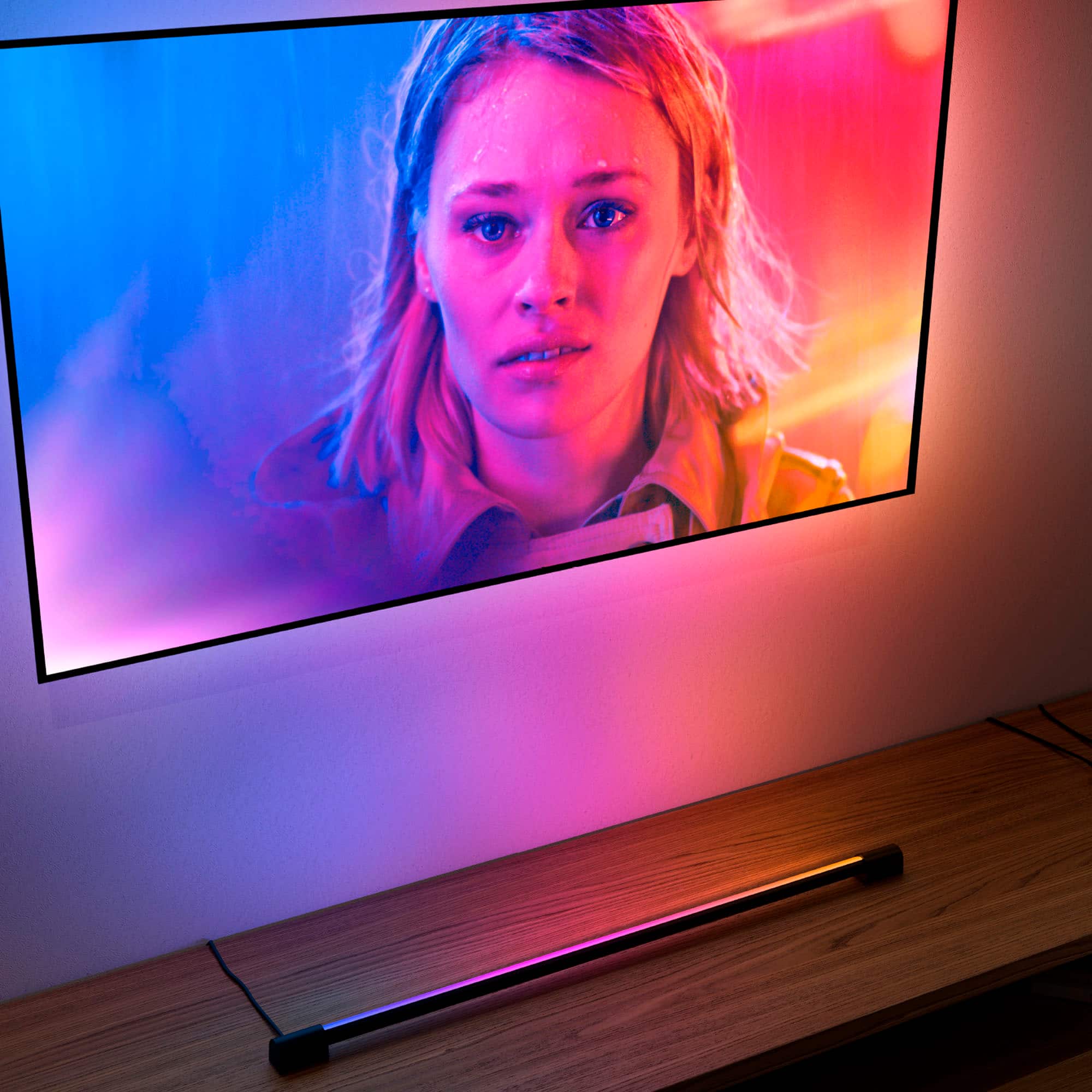 Left. Philips - Hue Play Gradient Light Tube Compact - Black.