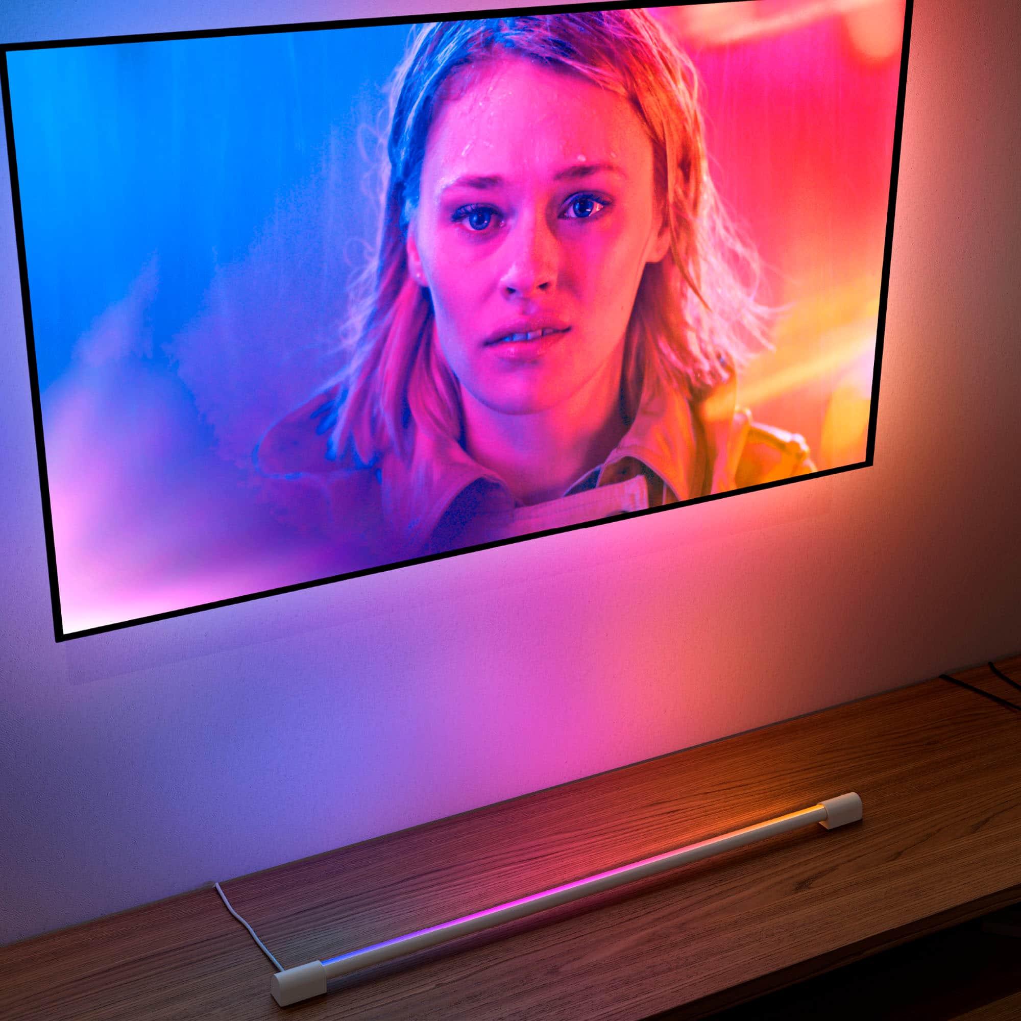 Left. Philips - Hue Play Gradient Light Tube Compact - White.