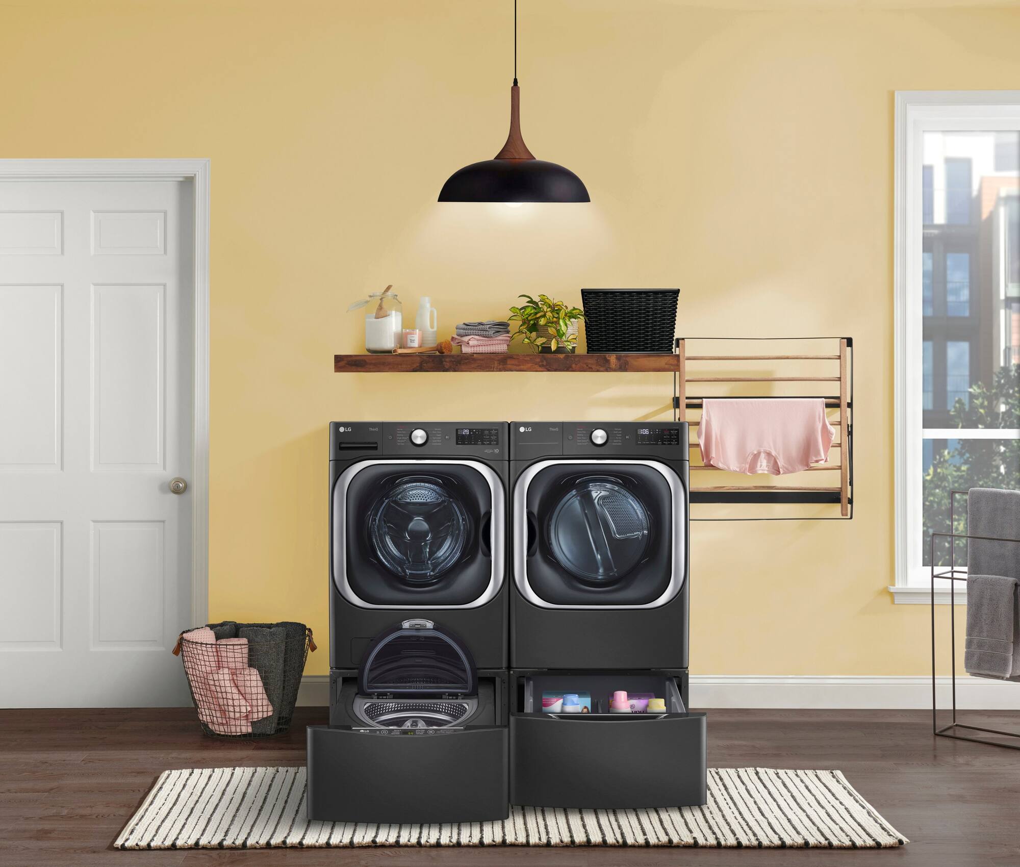 Zoom in on Alt View Zoom 19. LG - 9.0 Cu. Ft. Stackable Smart Gas Dryer with Steam and Built-In Intelligence - Black Steel.
