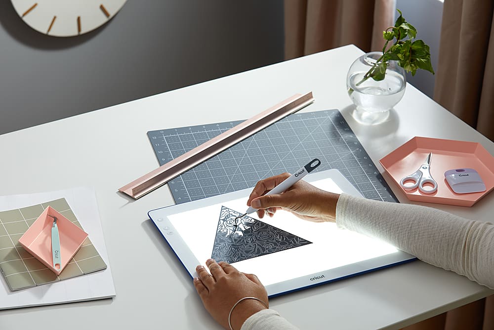 Alt View 16. Cricut - BrightPad Go - Indigo.