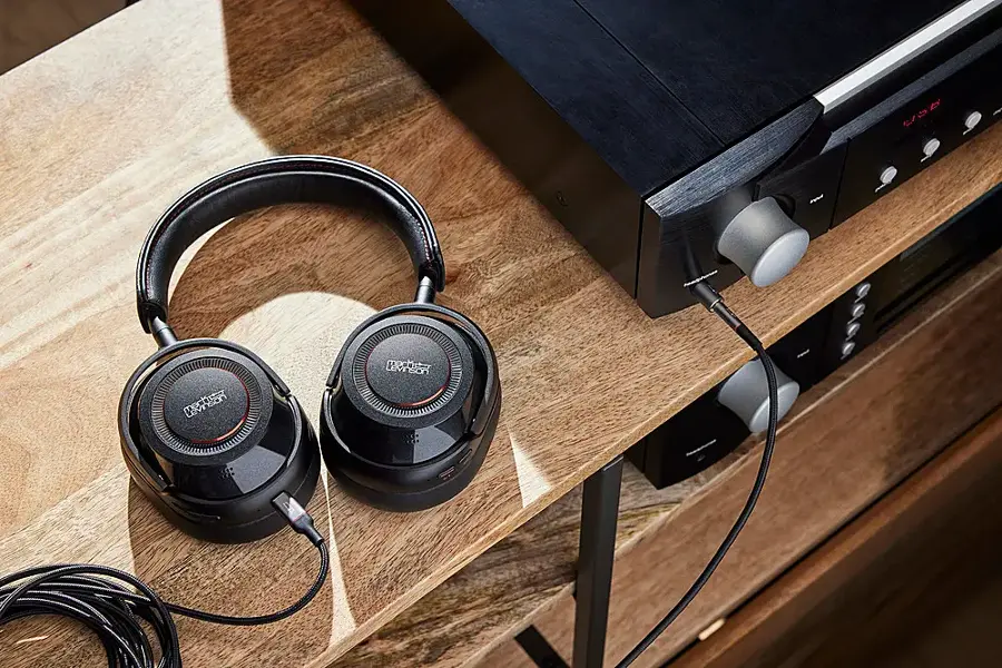 Alt View 18. Mark Levinson - № 5909 Premium High-Resolution Wireless Adaptive Noise Cancelling Headphone - Ice Pewter.