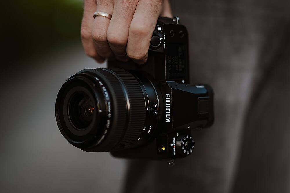 Alt View 14. Fujifilm - GFX50S II Mirorrless Camera with Fujinon GF35-70mmF4.5-5.6 WR Lens - Black.