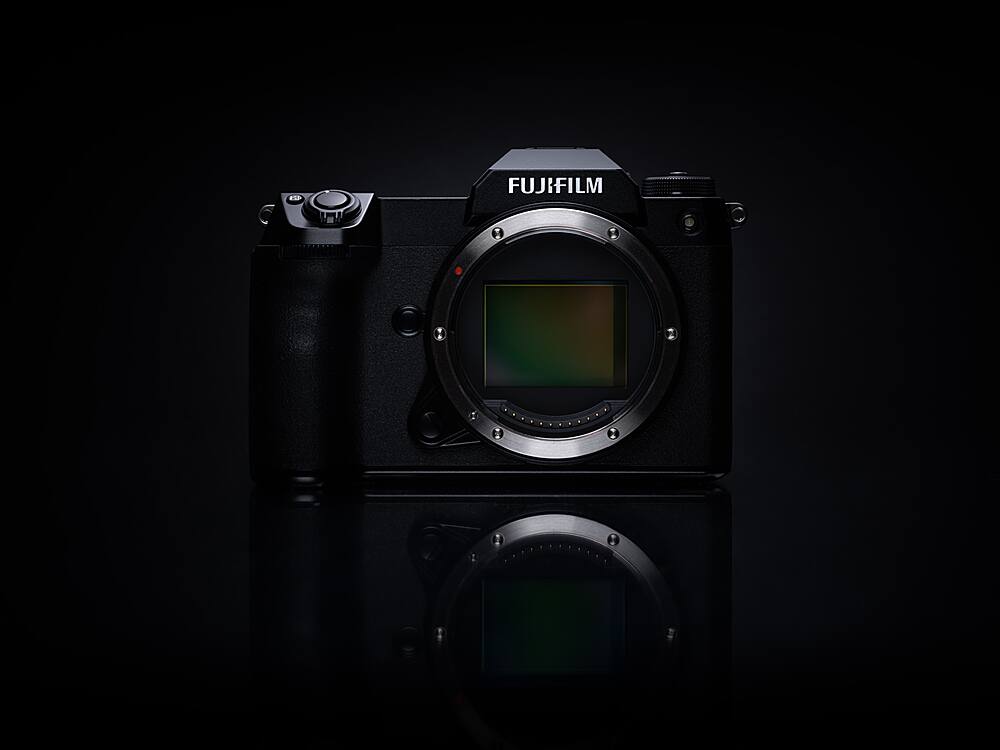 Alt View 17. Fujifilm - GFX50S II Mirorrless Camera with Fujinon GF35-70mmF4.5-5.6 WR Lens - Black.