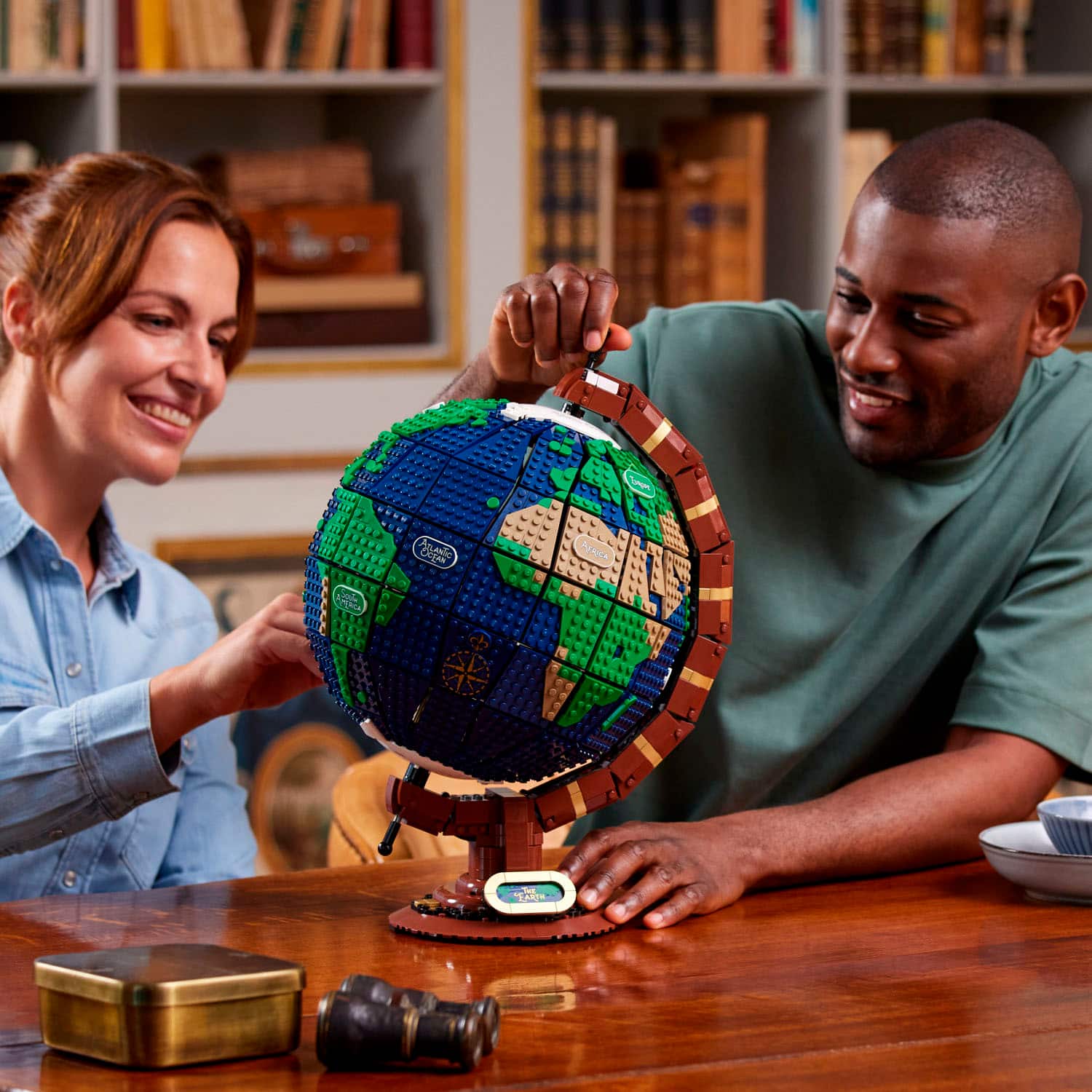 Angle. LEGO - Ideas The Globe 21332 Toy Building Kit (2,585 Pieces).