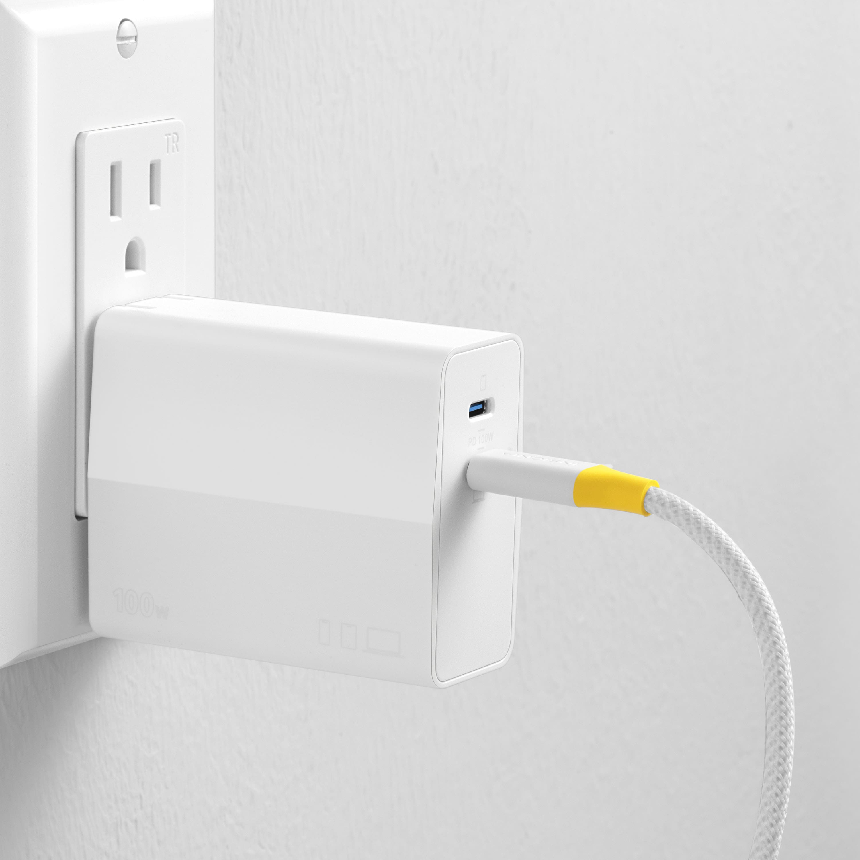 Alt View 15. Insignia™ - 100W Dual Port USB-C Foldable Compact Wall Charger Kit for MacBook Pro, Smartphone, Tablet, and More - White.