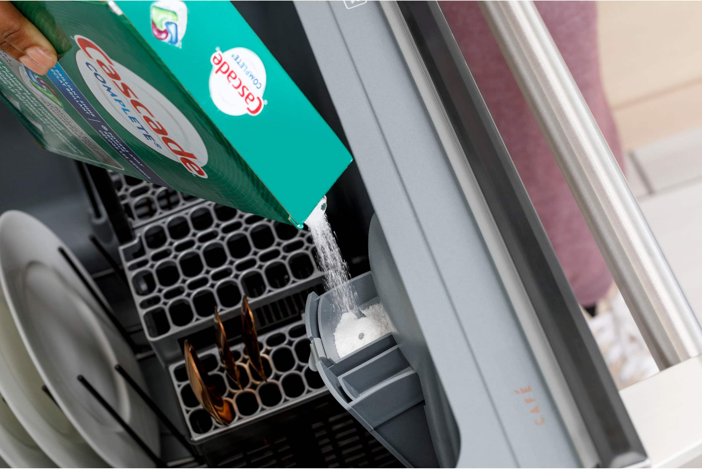 The text on the image reads "Cascade COMPLETE 9 | COMPLETE - Clean AN8P CAF."