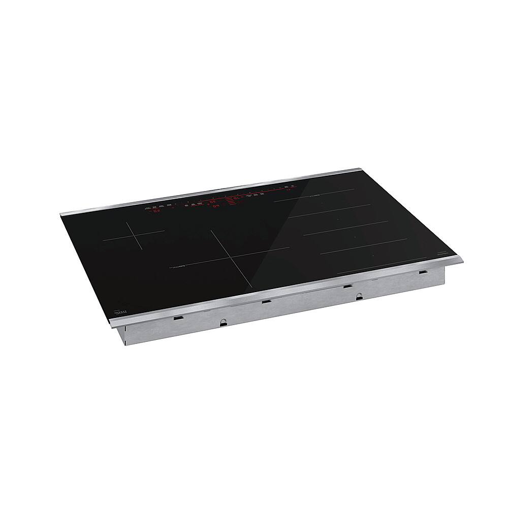 Angle. Bosch - Benchmark Series 30" Built-In Electric Induction Cooktop with 4 elements and Wifi, Frameless - Black.