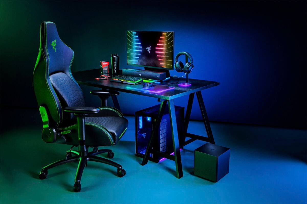 Alt View 18. Razer - Leviathan V2 Bluetooth Gaming Speakers with RGB Lighting (2-Piece) - Black.