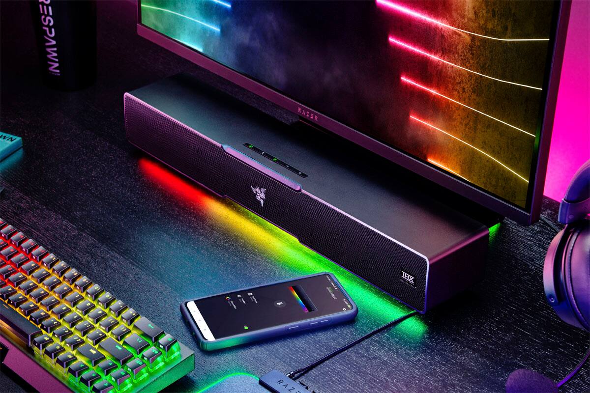 Alt View 20. Razer - Leviathan V2 Bluetooth Gaming Speakers with RGB Lighting (2-Piece) - Black.