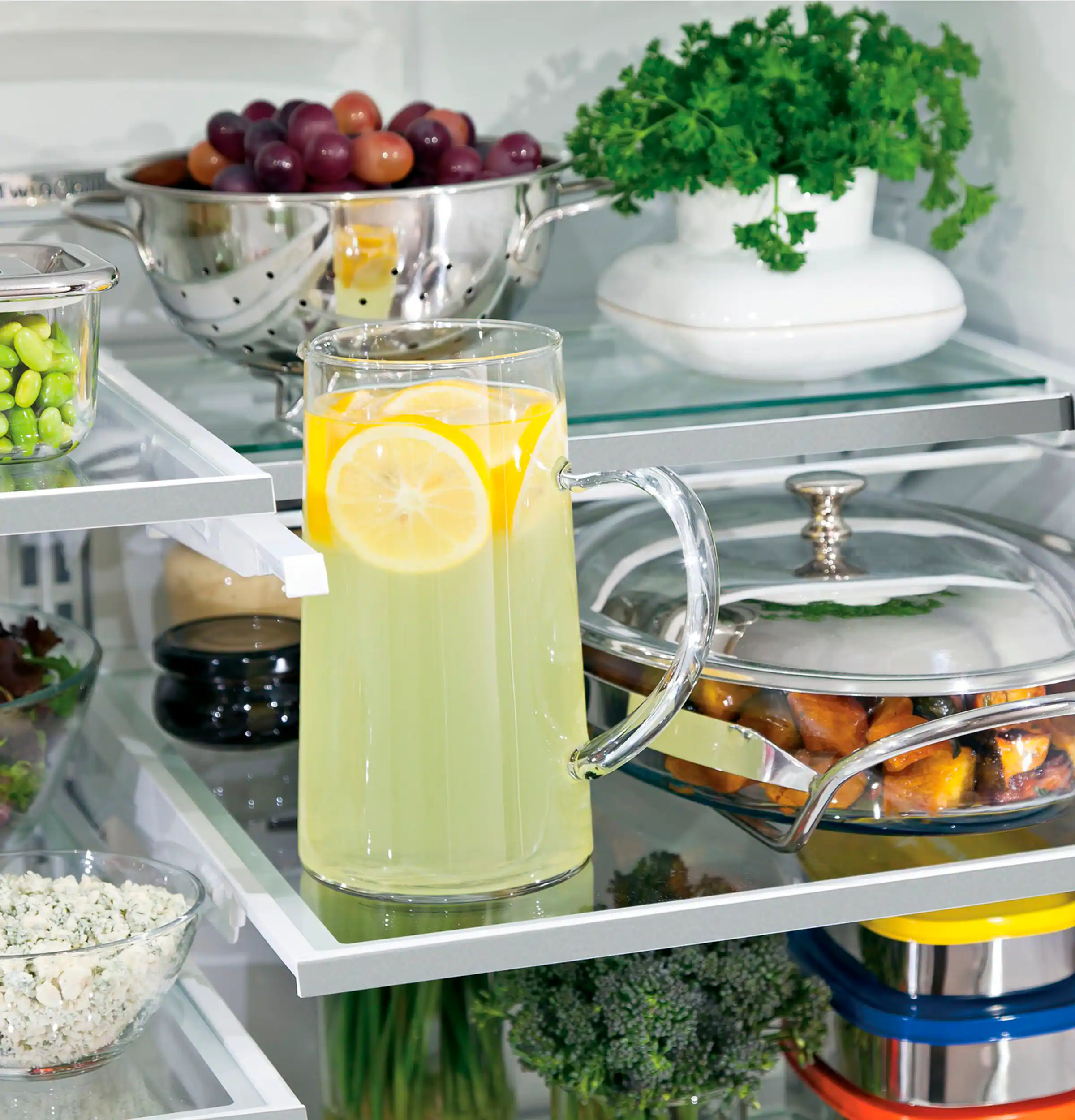 Alt View 28. GE - 27.0 Cu. Ft. French Door Refrigerator with Internal Water Dispenser - Fingerprint Resistant Stainless Steel.