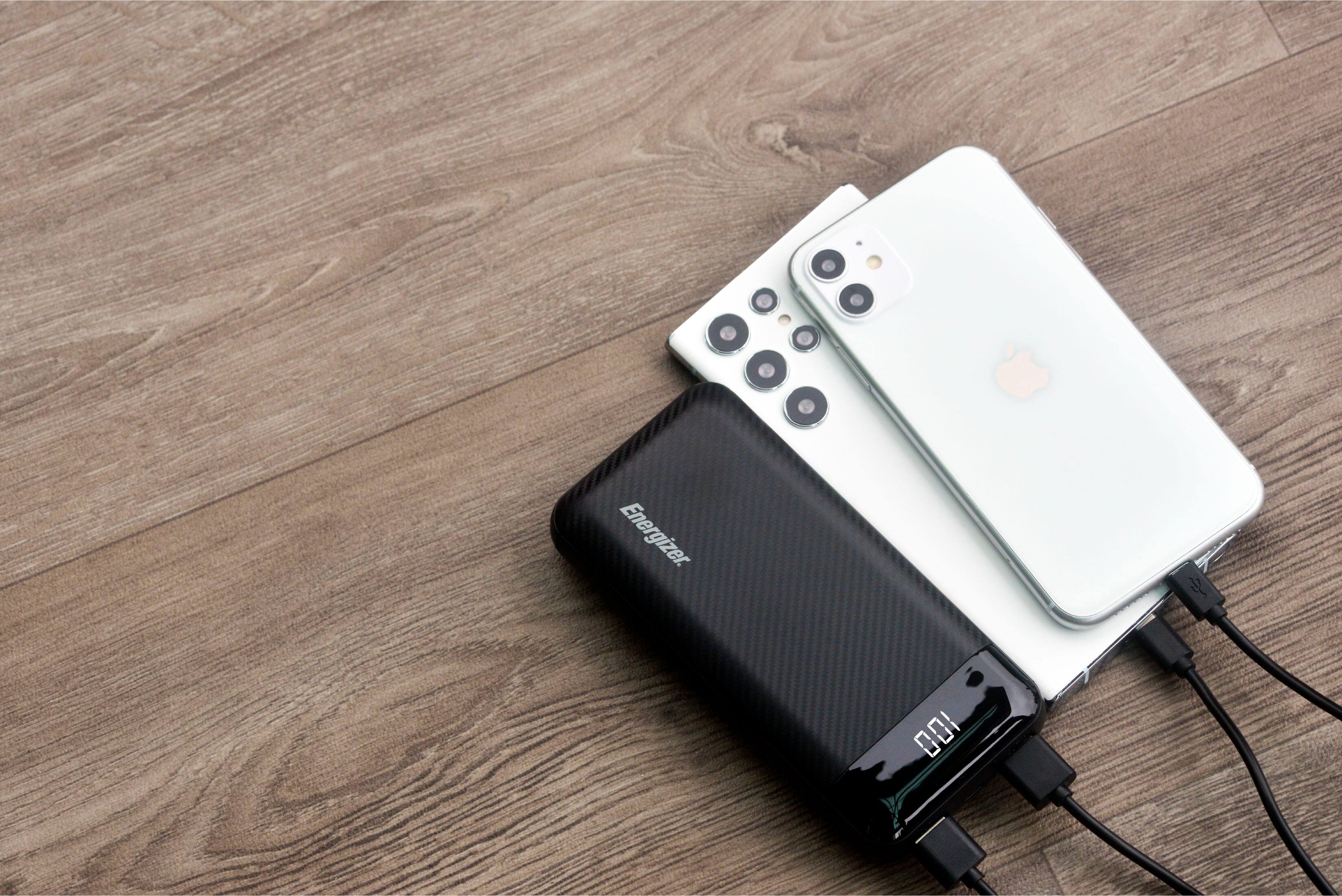 Alt View 13. Energizer - MAX 20,000mAh 15W USB-C 3-Port Universal Portable Battery Charger/Power Bank w/ LCD screen for Smartphones & Accessories - Black.