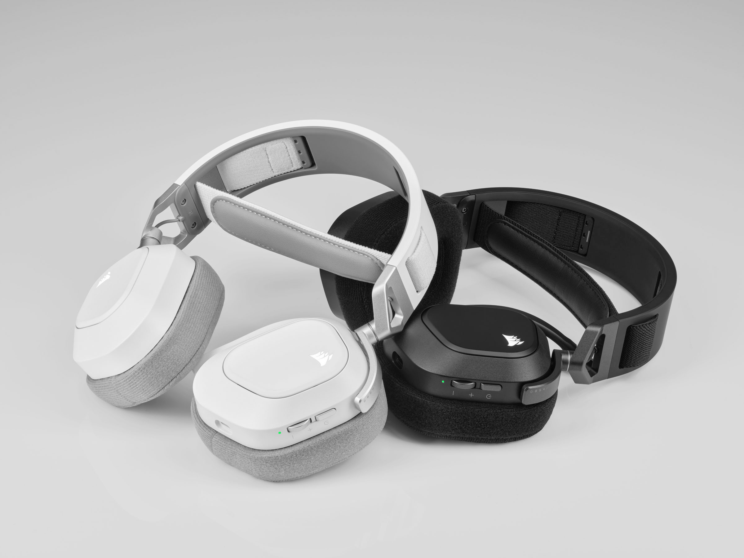HS80 RGB USB Wired Gaming Headset — White (EU)