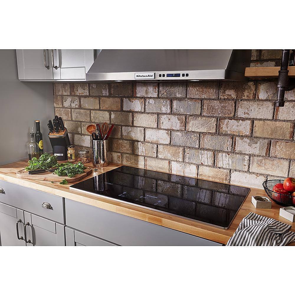 Alt View 14. KitchenAid - 30' Built-In Cooktop with 5 Burners and 10''/6'' Even-Heat Ultra Power Element with Simmer Setting - Black.