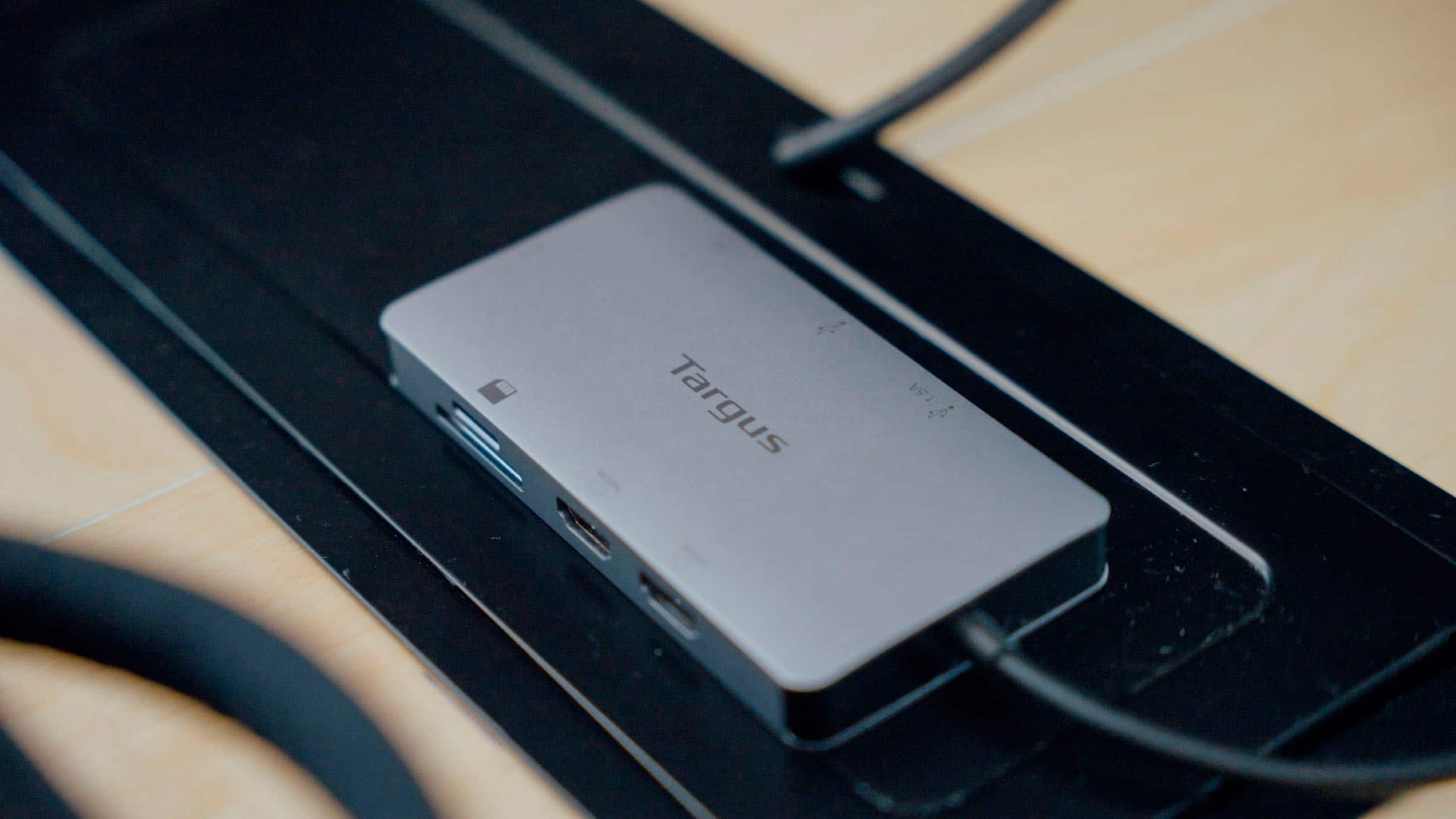 Alt View 18. Targus - USB-C Dual HDMI 4K Docking Station with 100W PD Pass-Thru - Silver.