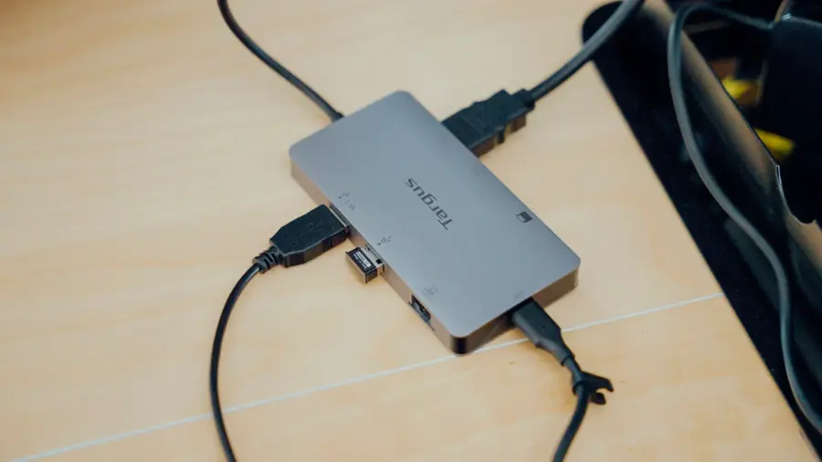 Alt View 19. Targus - USB-C Dual HDMI 4K Docking Station with 100W PD Pass-Thru - Silver.
