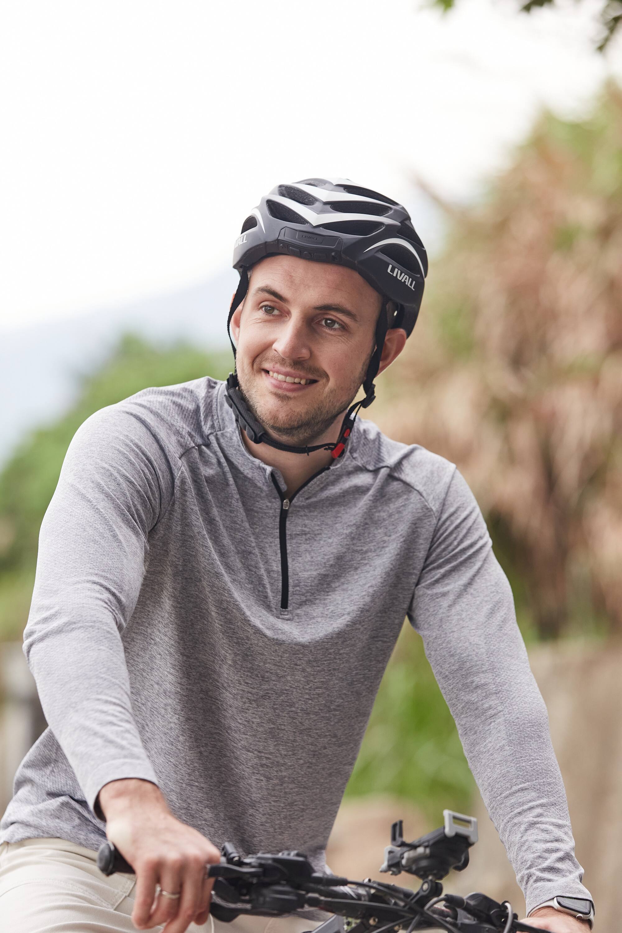 Alt View 2. LIVALL - LIVALL smart road bike helmet BH62 NEO - Black&White.