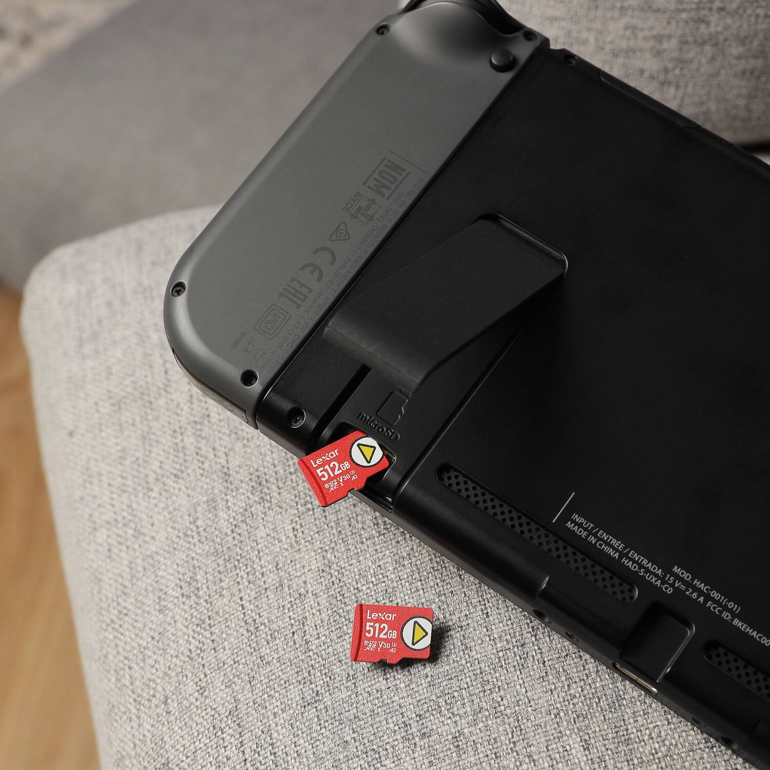 NOM mon : NYCE T scn tte CEEAL Syea 1 6) EAC V1NC VEI 1710 J CHd micraso Lexar 512GB Y " Lexar 512GB MADE IN CHINA HAD-S-UXA-CO 15 MOD. 5Vm2.6A 2.6A HAC-001(-01) A FCC ID: BKEHACOO