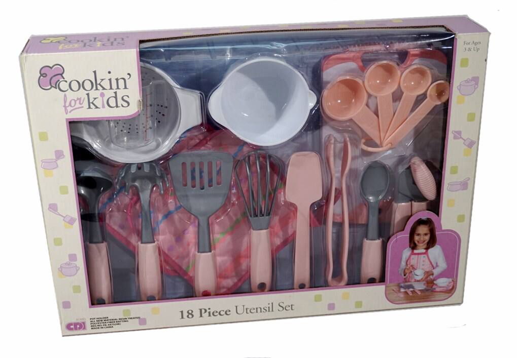 Cookin' for Kids  
For Ages 3 & Up  
18 Piece Utensil Set