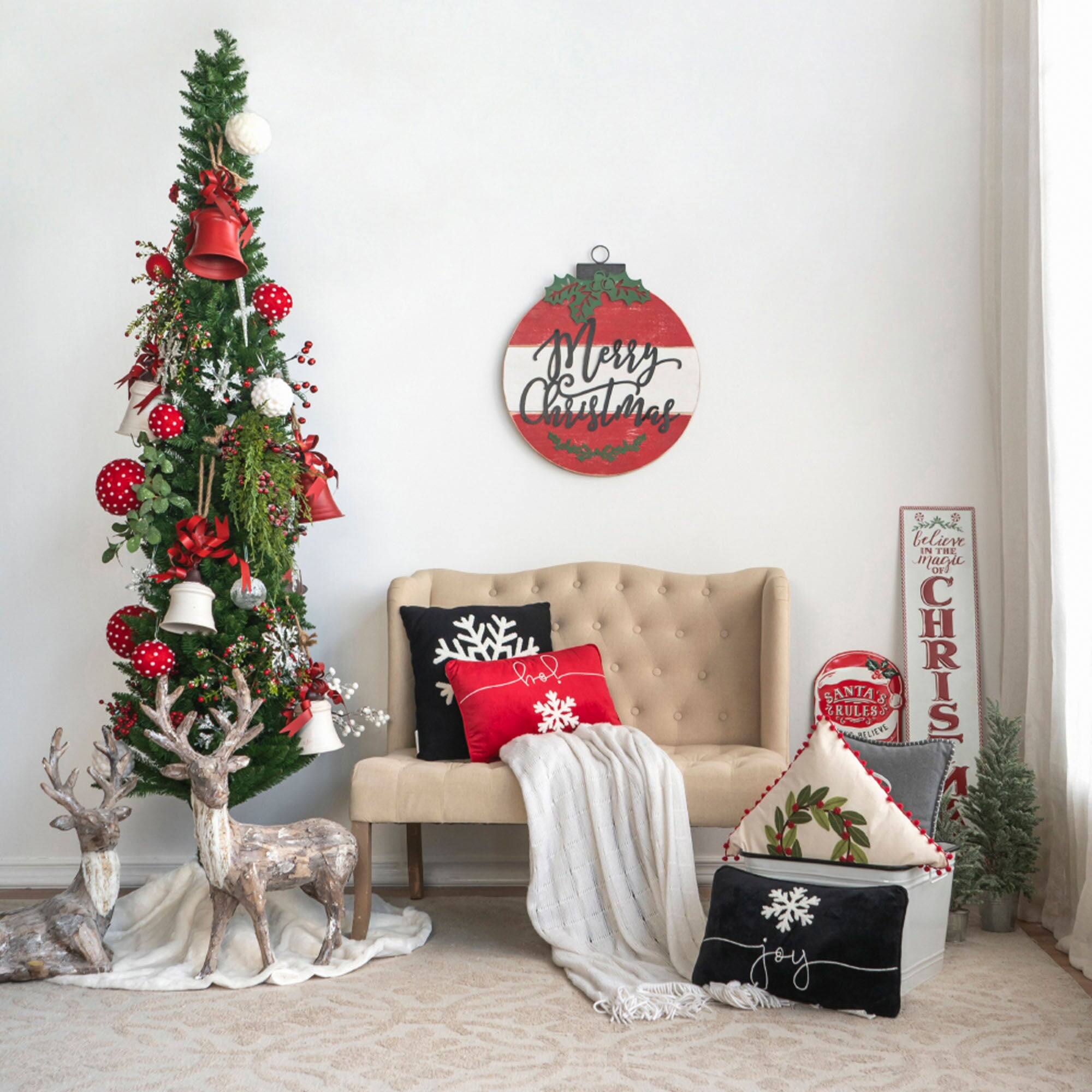 Merry Christmas

In the spirit of Christmas

Santa's Rules

Joy