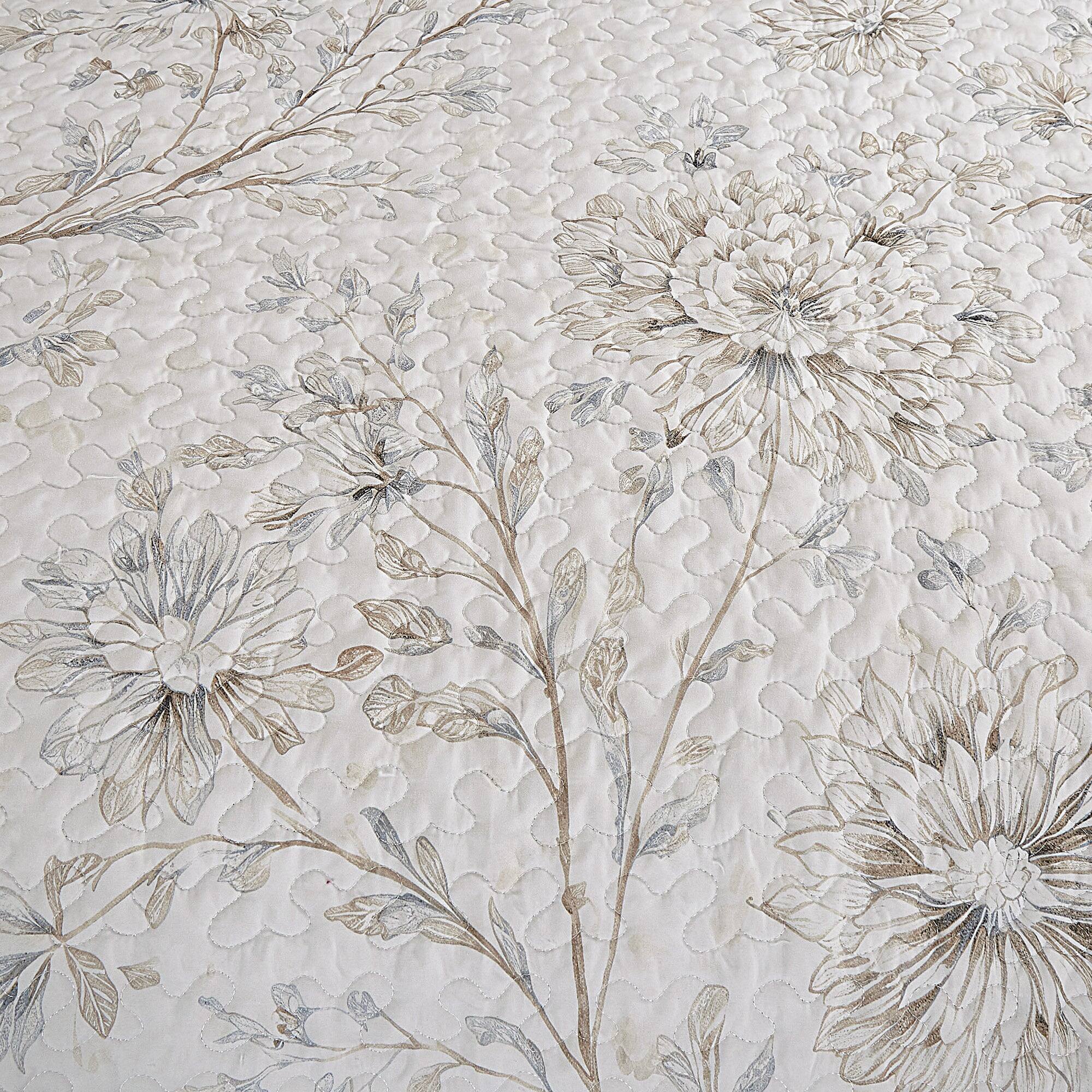 Angle. MarCielo - MarCielo 3 Piece Lightweight Quilt Bedspread Set Reversible Floral Botanical - Taupe Daisy.