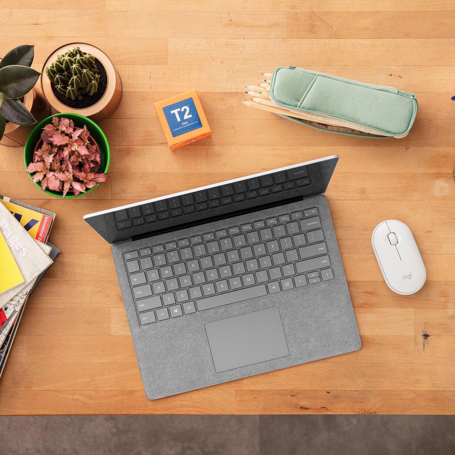 Alt View 15. Logitech - Pebble i345 Bluetooth Optical Ambidextrous Mouse for iPad - White.