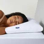 Front. Casper - Down Pillow - White.