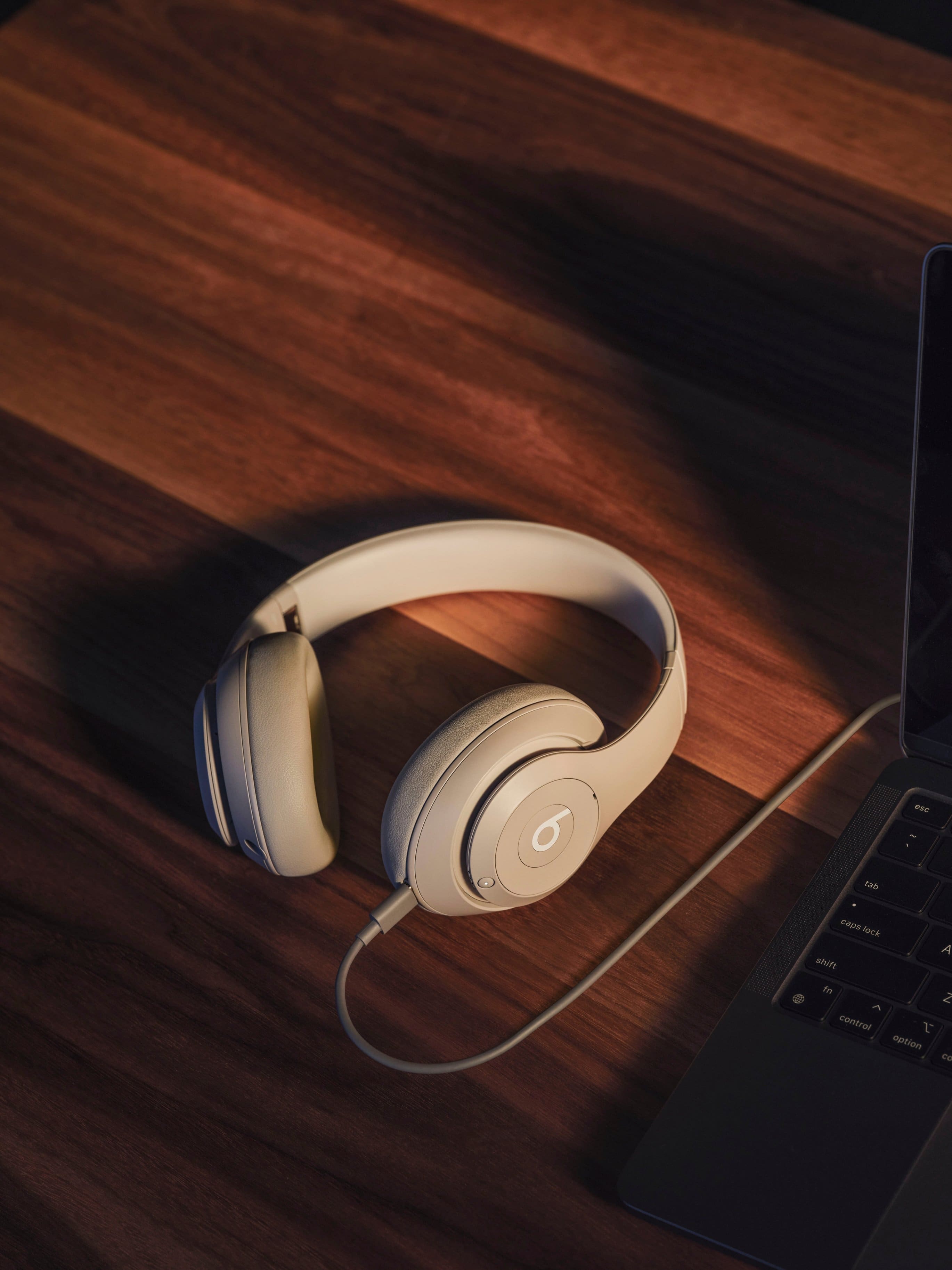 Alt View 14. Beats - Beats Studio Pro - Wireless Noise Cancelling Over-the-Ear Headphones - Sandstone.