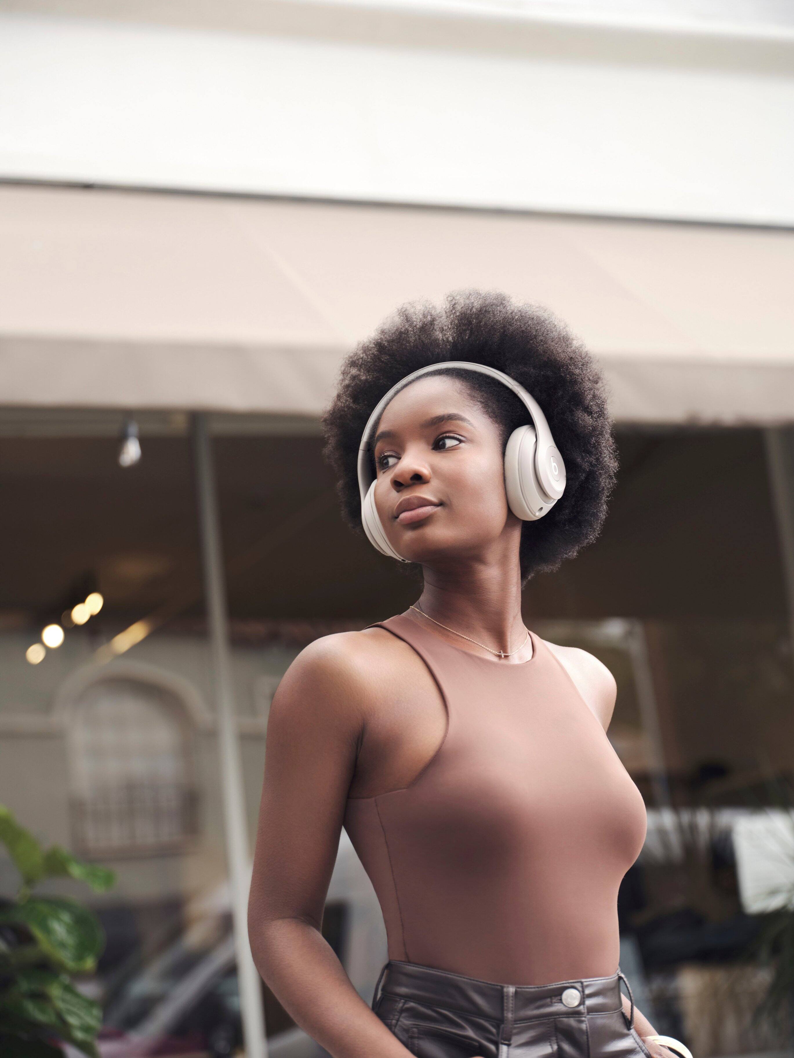 Alt View 24. Beats - Beats Studio Pro - Wireless Noise Cancelling Over-the-Ear Headphones - Sandstone.