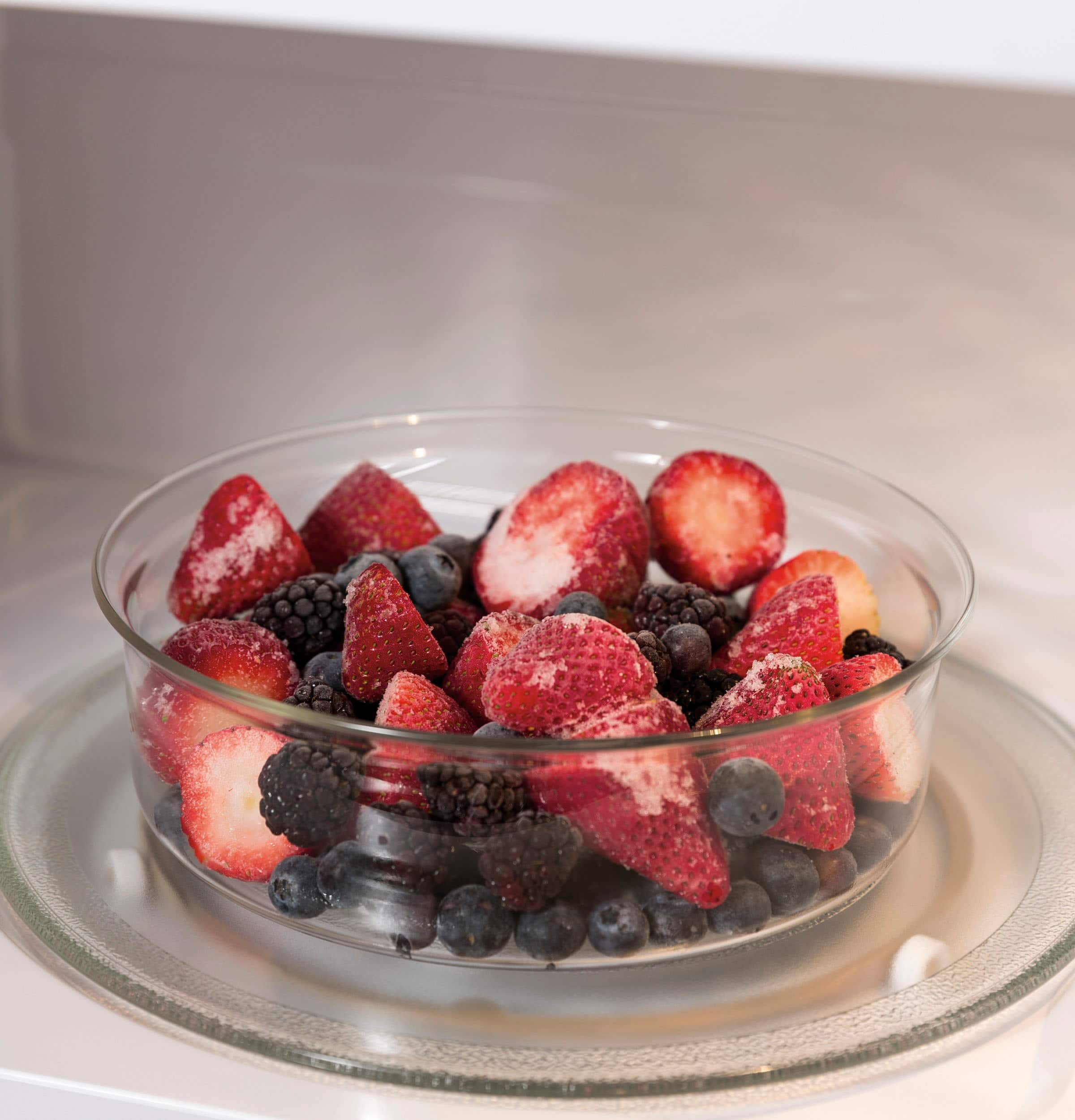 Alt View 11. GE - 1.1 Cu. Ft. Mid-Size Microwave with Included Pasta/Veggie Cooker - Stainless Steel.