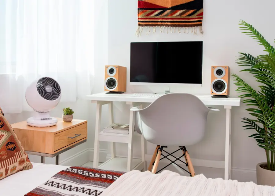 Alt View 14. WOOZOO - Compact Personal Oscillating Fan - White.