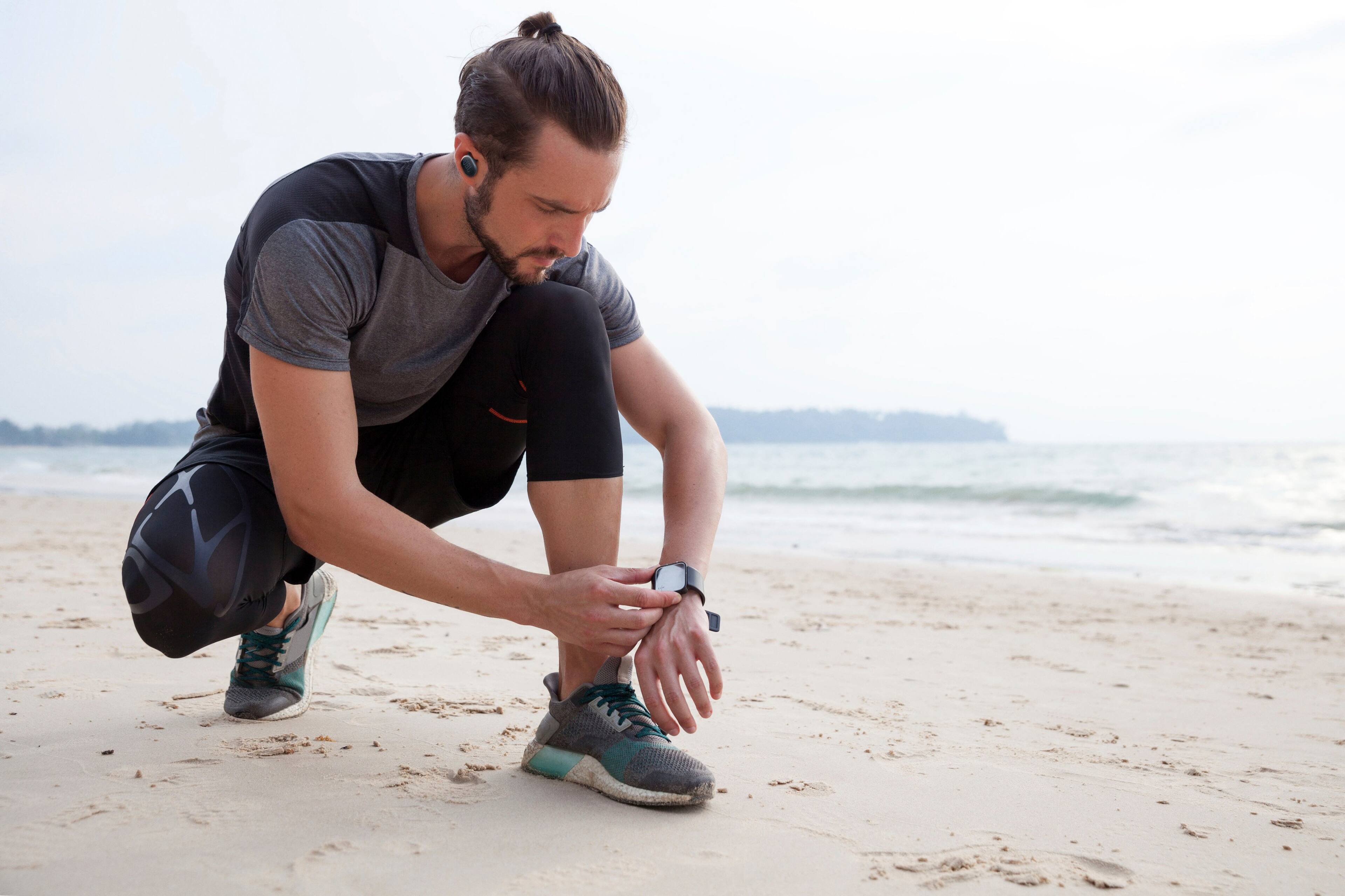 Alt View 20. JBL - Endurance Race Waterproof True Wireless Sport Earbud Headphones - Black.