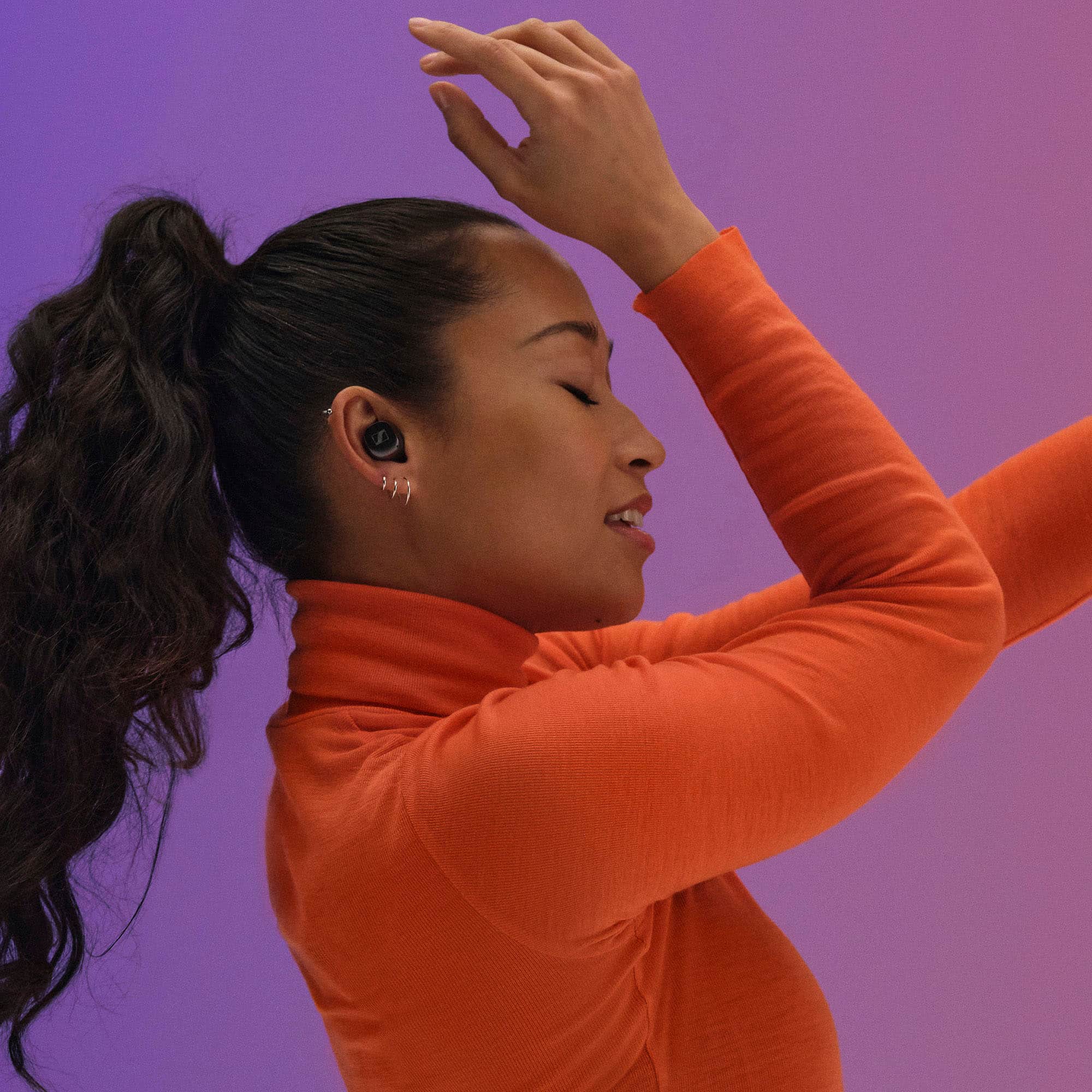 Alt View 32. Sennheiser - Momentum 3 True Wireless Noise Cancelling In-Ear Headphones - Black.