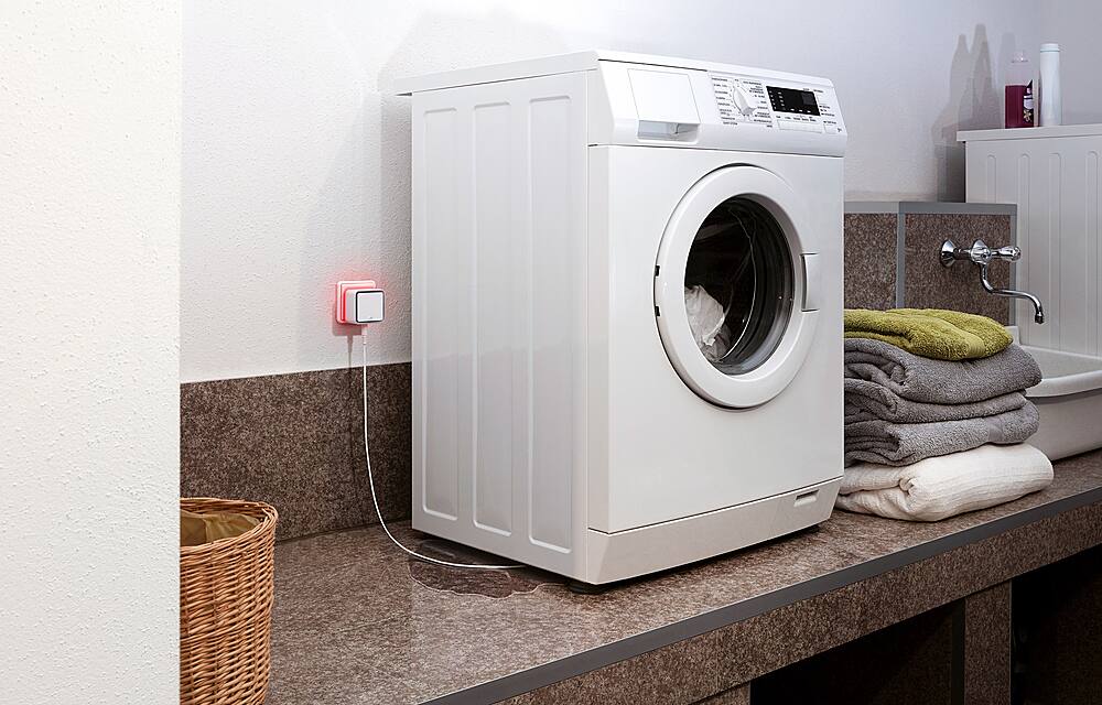 Alt View 12. Eve - Eve Water Guard - Connected Water Leak Detector - White.