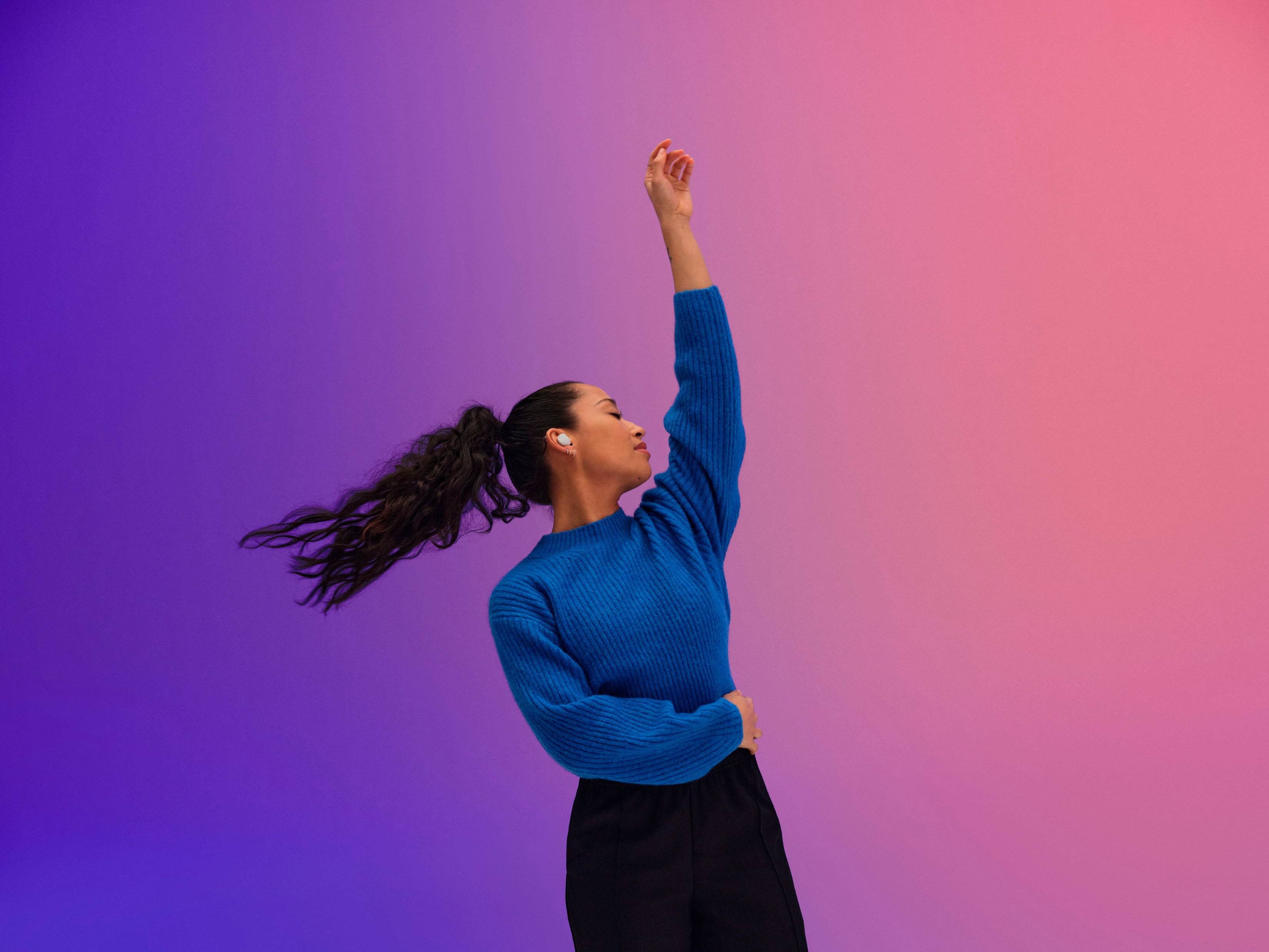 Alt View 19. Sennheiser - Momentum 3 True Wireless Noise Cancelling In-Ear Headphones - White.