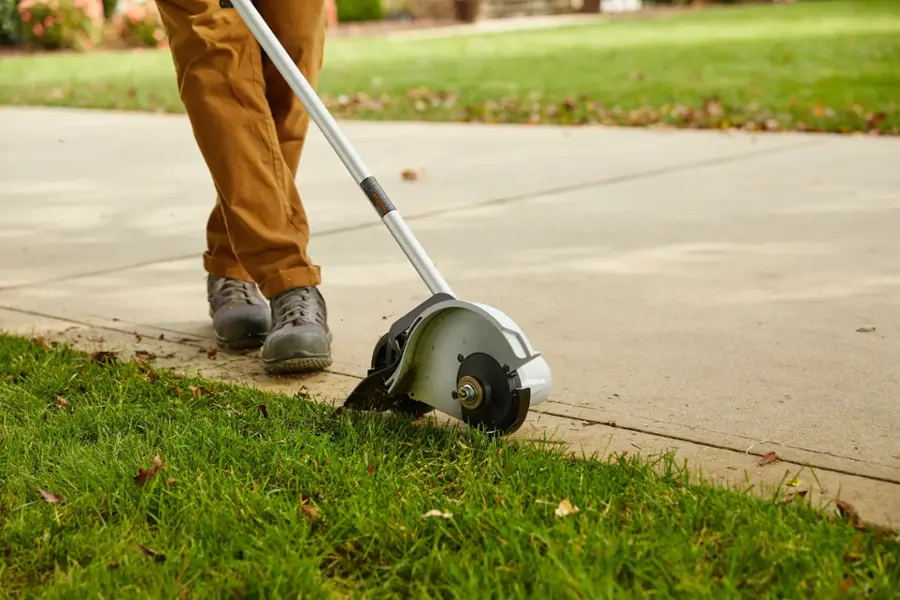 Alt View 15. Greenworks - 80-Volt 8-Inch Cutting Diameter Brushless Straight Shaft Edger (Battery Not Included) - Green.