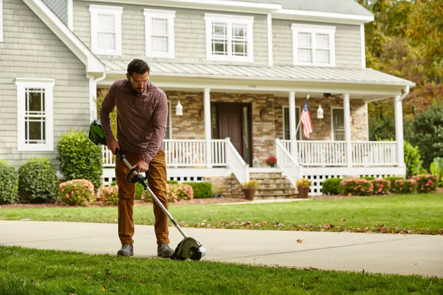 Alt View 16. Greenworks - 80-Volt 8-Inch Cutting Diameter Brushless Straight Shaft Edger (Battery Not Included) - Green.