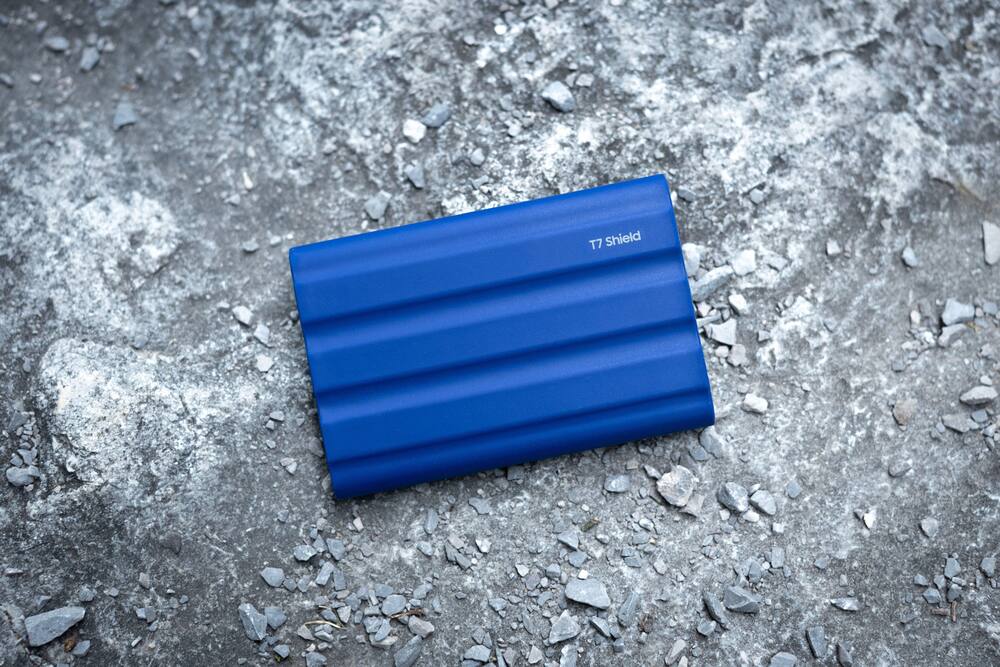 Alt View 18. Samsung - T7 Shield 1TB External USB 3.2 Gen 2 Rugged SSD IP65 Water Resistant - Blue.