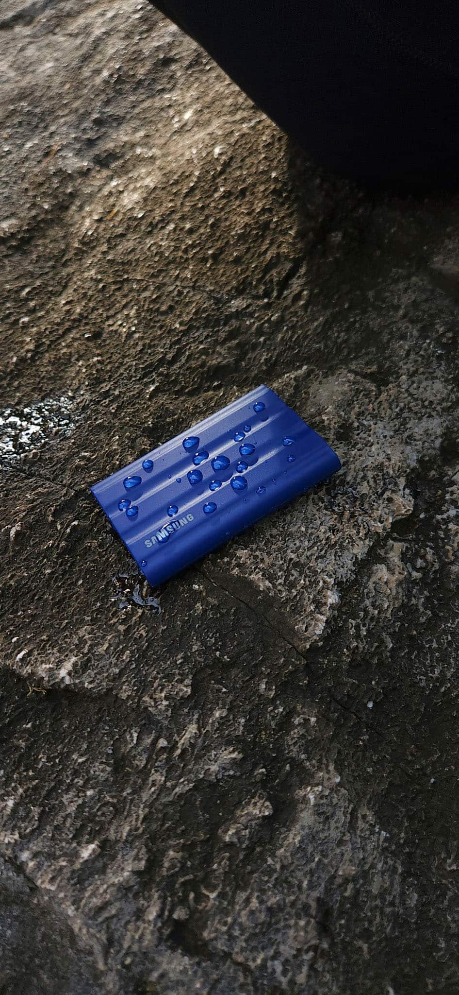 Alt View 19. Samsung - T7 Shield 2TB External USB 3.2 Gen 2 Rugged SSD IP65 Water Resistant - Blue.